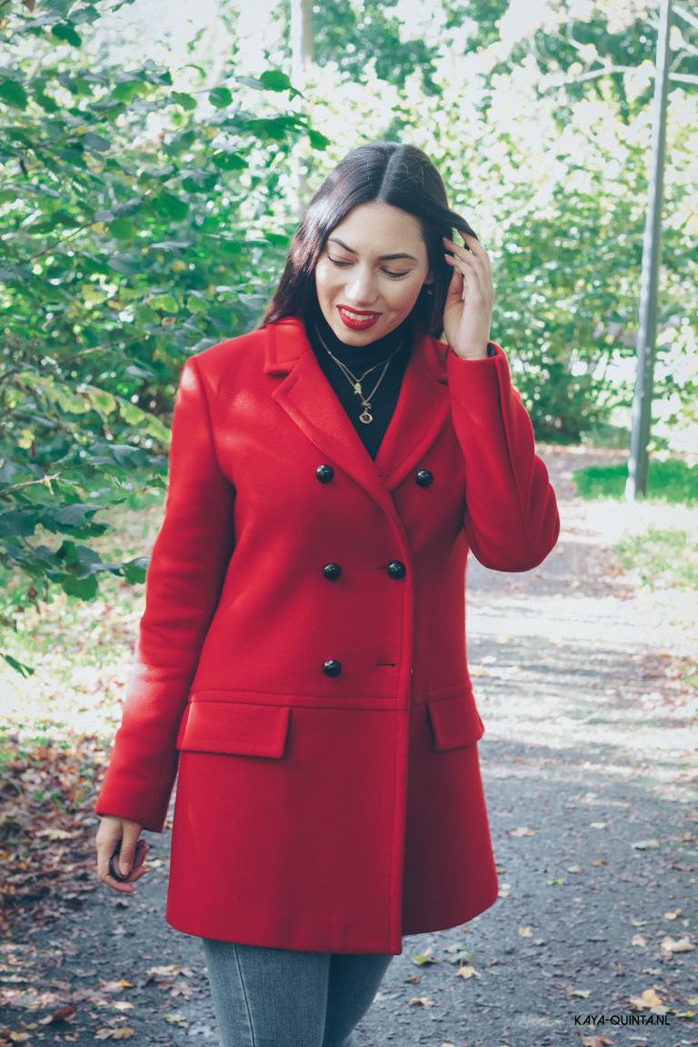 How I wear a classic red coat - Kaya-Quintana.nl