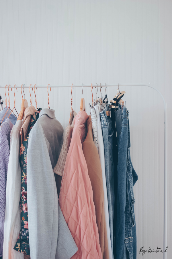 Decluttering and organizing my capsule wardrobe for spring 2019 - Kaya ...